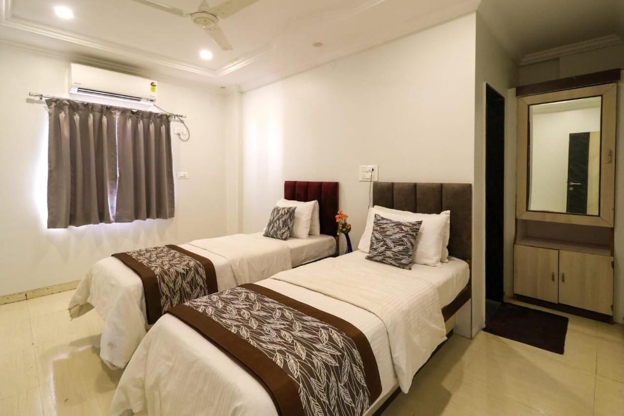 Hotel Jeet Paradise Phaltan Luaran gambar