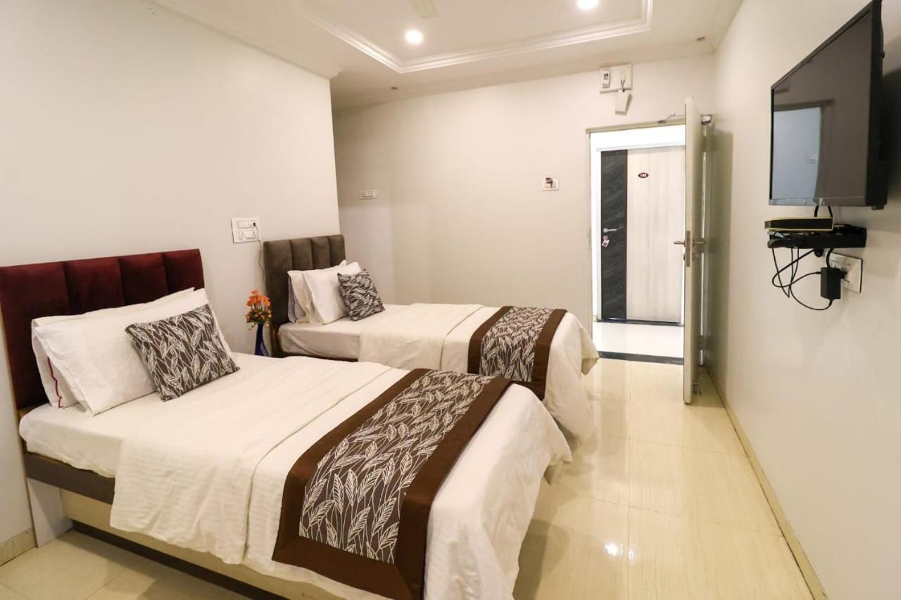 Hotel Jeet Paradise Phaltan Luaran gambar